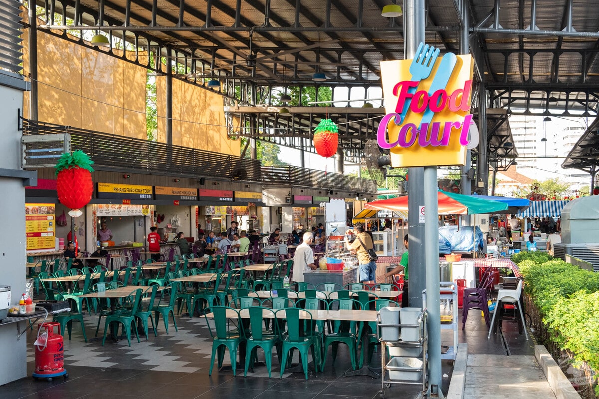 Food Court à George Town dans notre article Mon itinéraire en Malaisie : Que voir, que faire et que visiter en Malaisie en 3 semaines #malaisie #asie #asiedusudest #voyage #quoifairemalaisie
