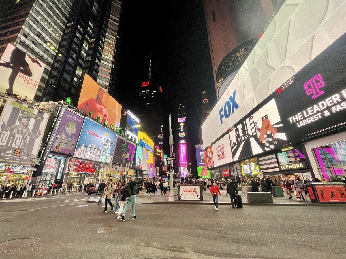 Sécurité pour une femme dans la ville de New York dans notre article Que faire à New York : 10 nouveautés du nouveau New York à visiter #newyork #nouveaunewyork #voyagenewyork #grossepomme