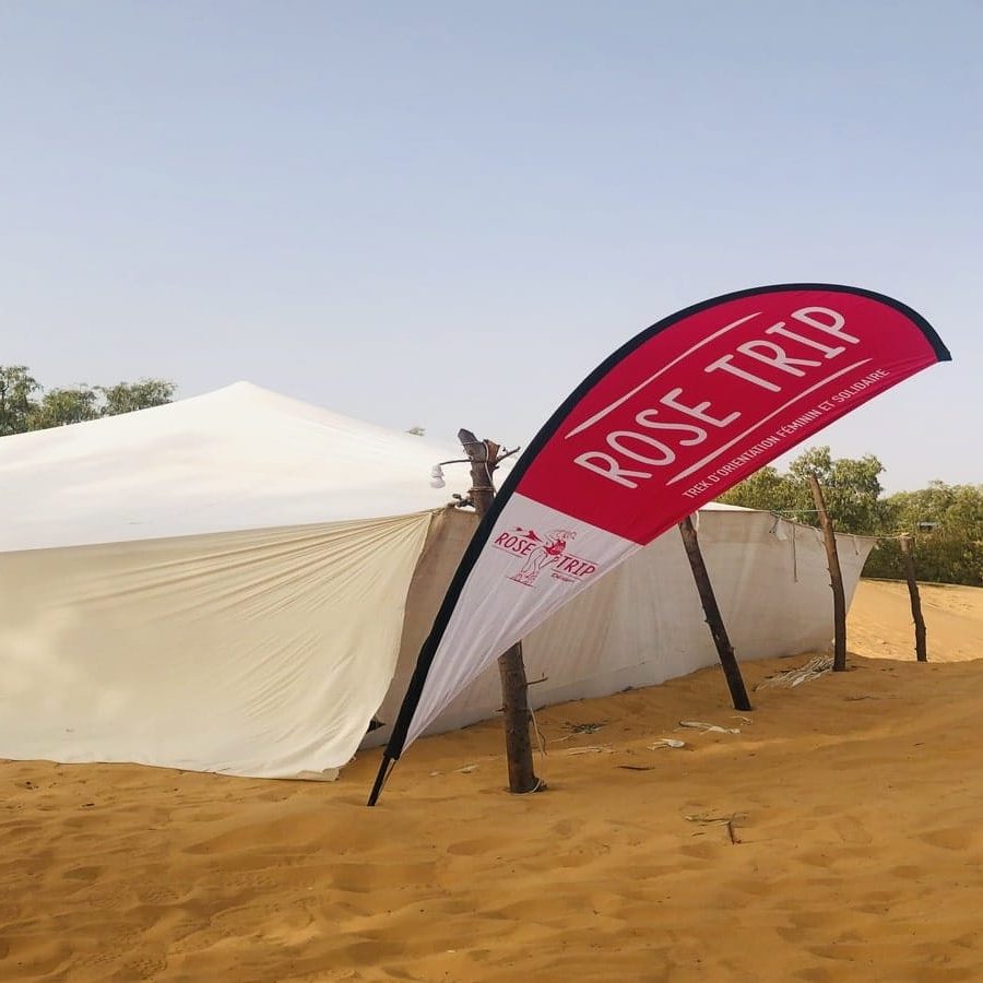 Bivouac Ecolodge de Lompoul dans notre article Trek Rose Trip au Sénégal : beau défi de randonnée entre femmes dans le désert #rosetriptrek #rosetrip #trekinsenegal #womenstrek #orientationtrek