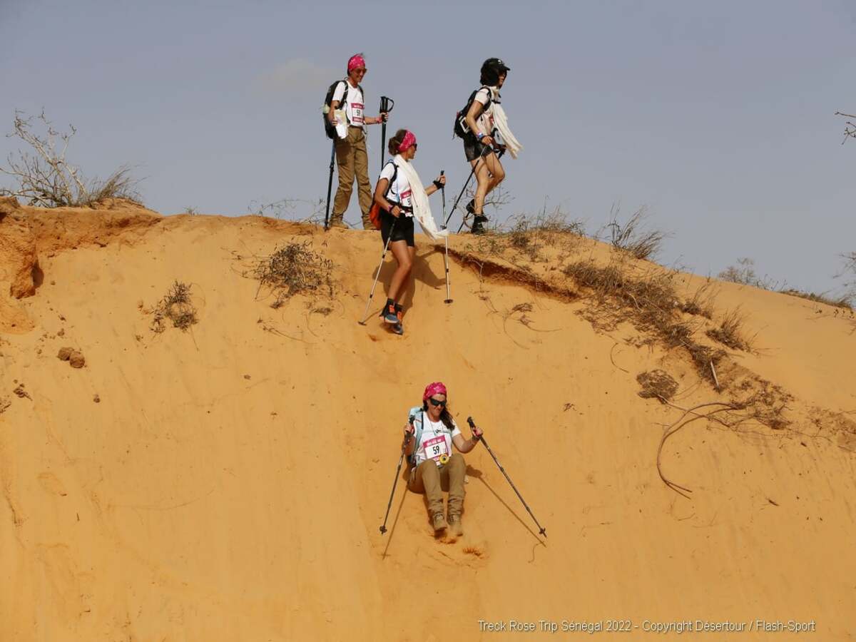 Randonnée au féminin dans notre article Trek Rose Trip au Sénégal : beau défi de randonnée entre femmes dans le désert #rosetriptrek #rosetrip #trekinsenegal #womenstrek #orientationtrek