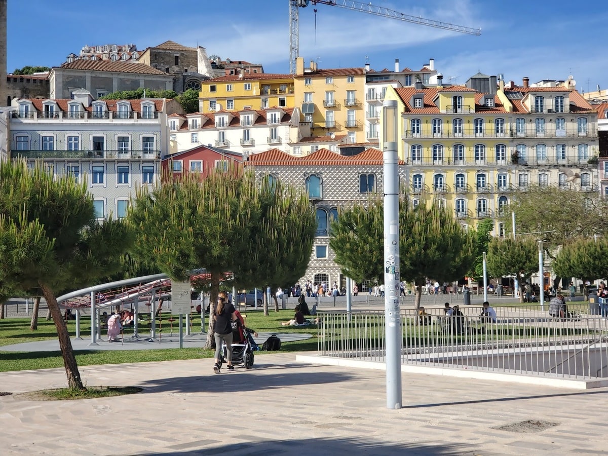 Voyage avec bébé au Portugal dans notre article Voyager avec un bébé : conseils pour organiser un voyage avec un bébé de A à Z #VoyageBébé #VoyageFamille #VacancesBébé 