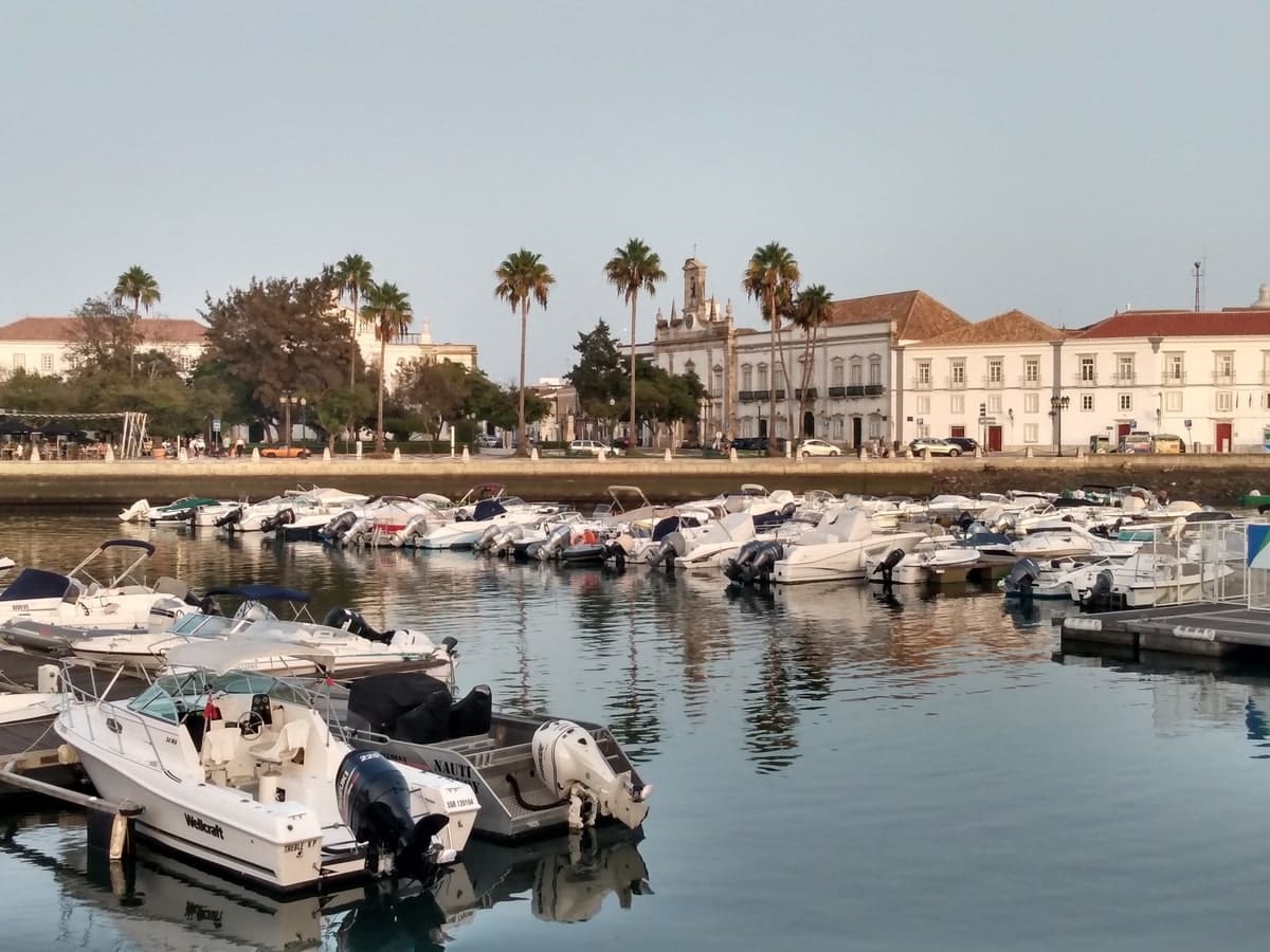 Marina de Faro en Algarve dans notre article Visiter l’Algarve au Portugal : Que faire en Algarve et voir en 2 semaines #Algarve #Portugal #Voyage #Europe #ItinéraireAlgarve 
