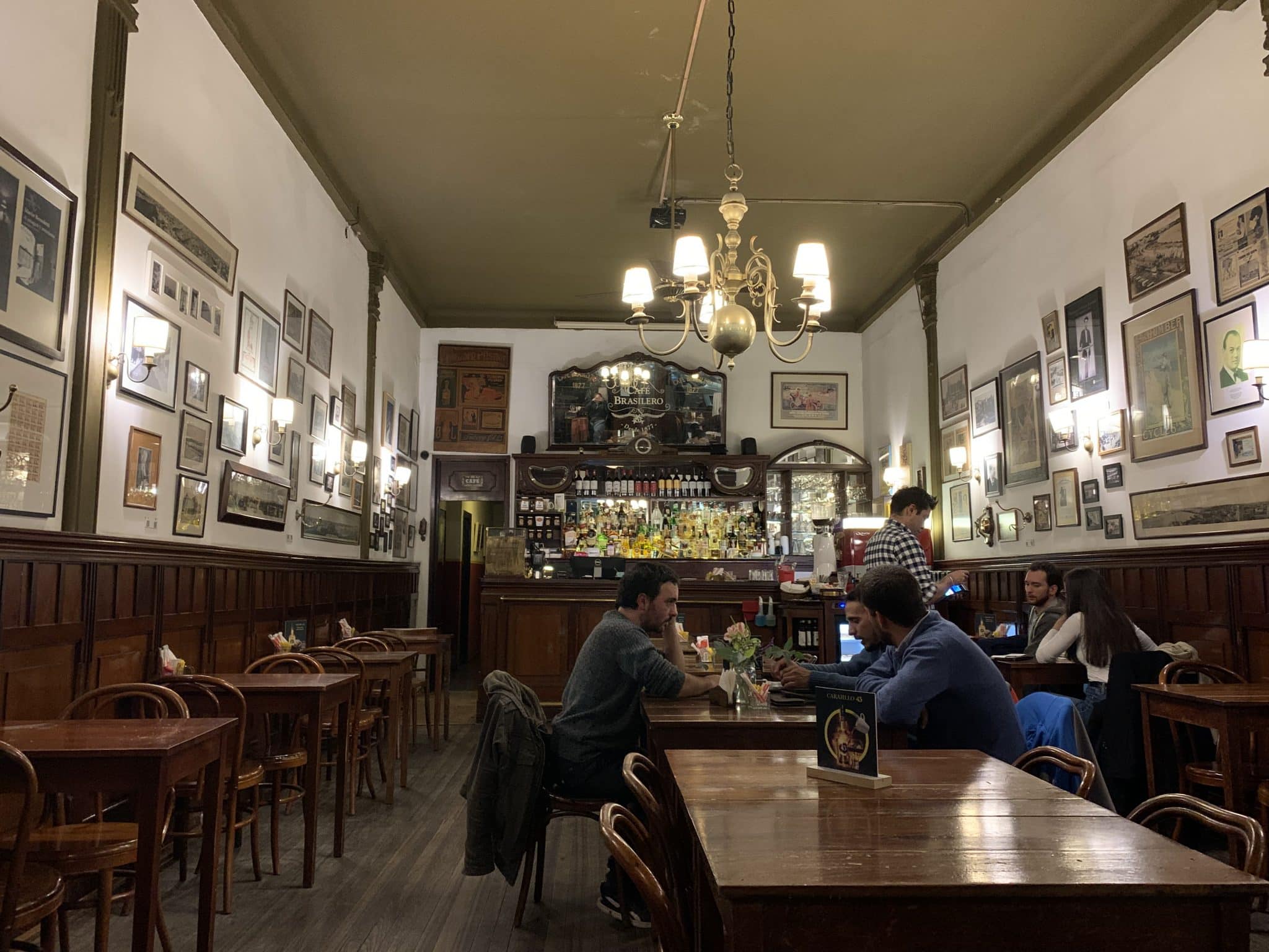 Café Brasileiro à Montevideo dans notre article Visiter Montevideo en Uruguay : Que faire et voir à Montevideo en 10 incontournables #visitermontevideo #montevideo #uruguay #incontournablesmontevideo #ameriquedusud