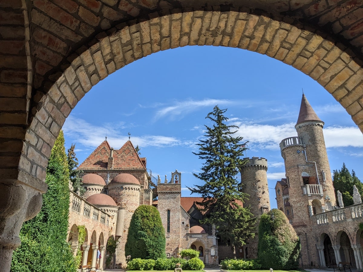 Le Château Bory à Székesfehérvár dans notre article Visiter la Hongrie : Que voir et que faire en Hongrie en 3 semaines de voyage #Hongrie #Voyage #3semainesenHongrie #ItinéraireHongrie #Europecentrale