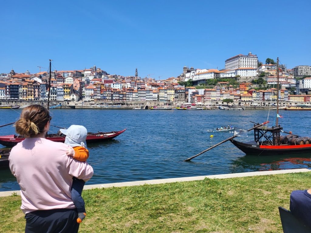 Voyager avec un bébé : conseils pour organiser un voyage avec un bébé de A à Z #VoyageBébé #VoyageFamille #VacancesBébé 