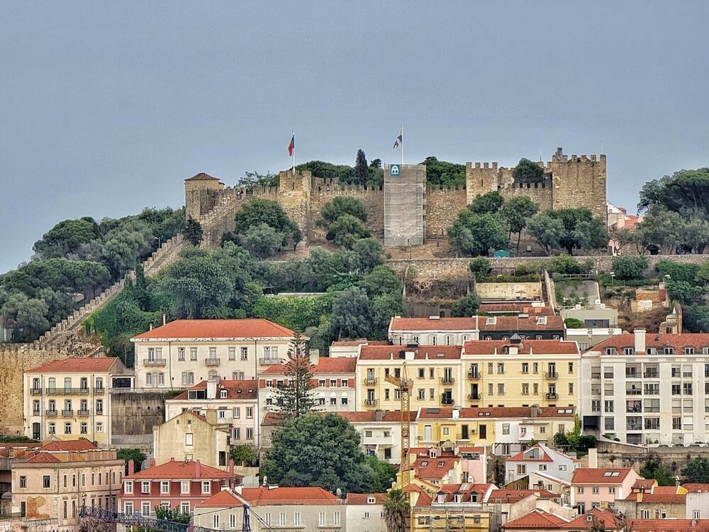 Château de Sao Jorge à Lisbonne dans notre article Visiter Lisbonne au Portugal : que faire et que voir à Lisbonne en 13 incontournables #Lisbonne #Portugal #Voyage #Europe 