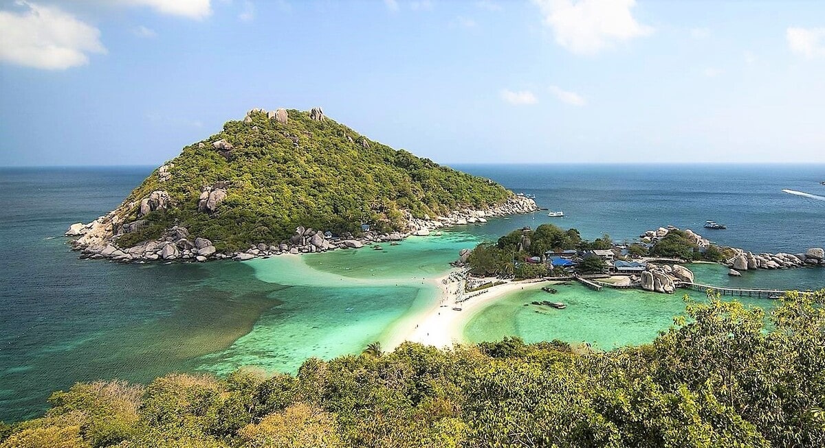 Koh Tao, paradis des plongeurs en Thaïlande dans notre article Les 8 plus belles îles de la Thaïlande à découvrir #Thaïlande #îles #voyage #Asie #Asiedusudest 