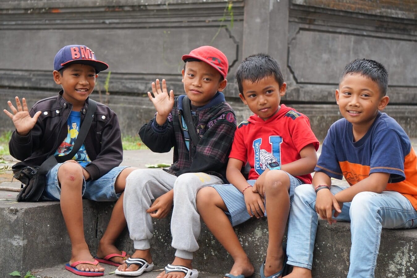 Enfants balinais dans notre voyage en groupe entre femmes organisé entre Voyageuses du Québec #bali #voyage #femme #voyageorganise