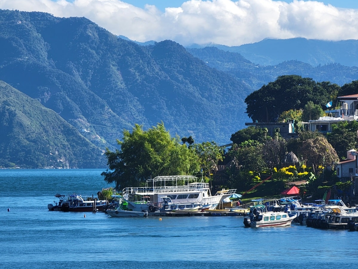 Village de San Pedro la Laguna dans notre article Quoi faire au Lac Atitlan au Guatemala : mes 5 jours au Lago Atitlán #Atitlan #Guatemala #Amériquecentrale #LagoAtitlan 