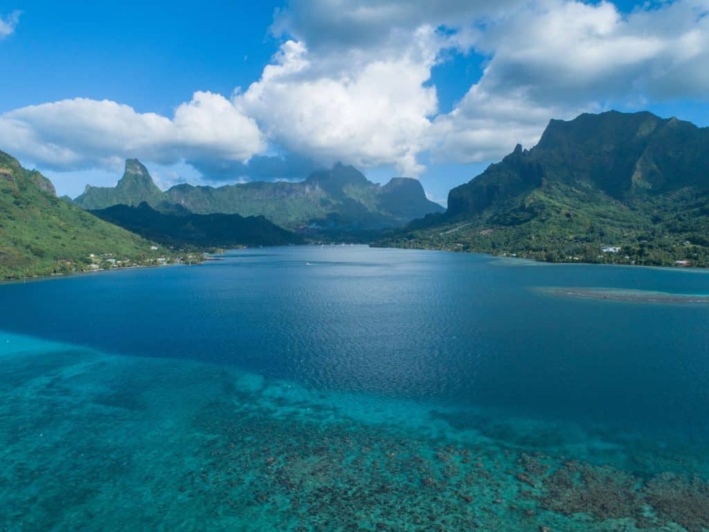 Paysage île de Moorea dans notre article Îles de Polynésie française : que faire à Huahine, Raiatea et Moorea hors des sentiers battus #Polynésiefrançaise #ÎlesPolynésie #Huahine #Raietea #Moorea 