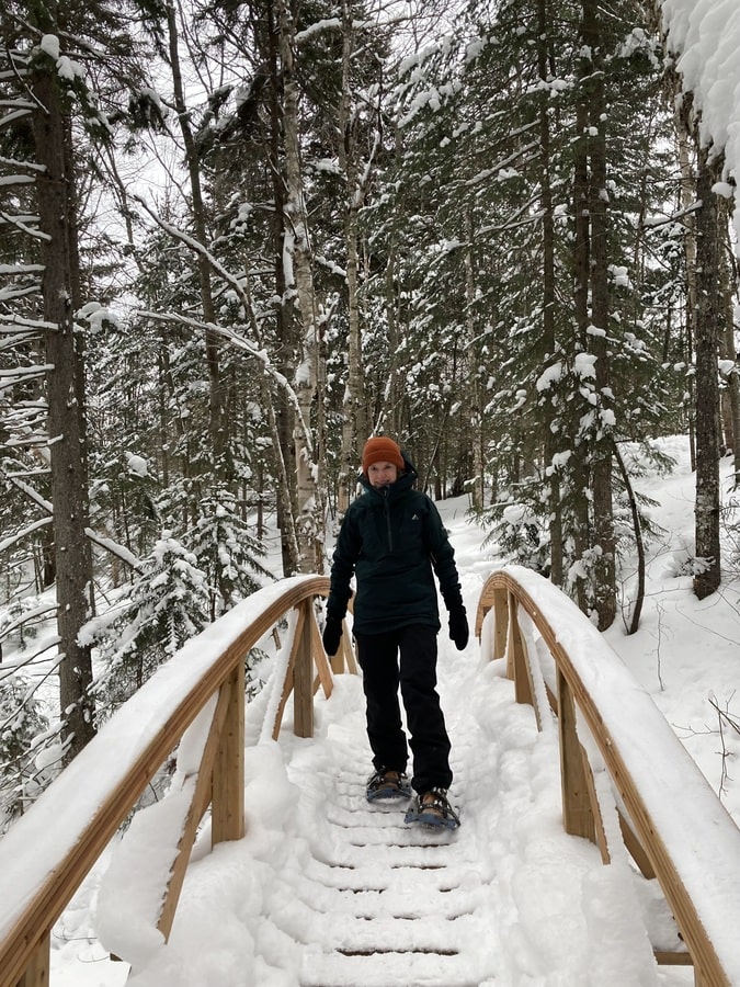 Randonnée hivernale en raquette au Parc des Appalaches dans notre article La randonnée en hiver au Québec : 5 randonnées hivernales à tester #Randonnée #Hiver #Québec #Randonnéehivernale