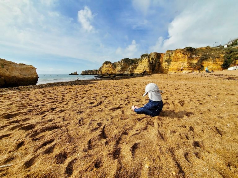 Voyage Bébé Portugal dans notre article Partir au Portugal avec un bébé : mes 2 semaines de voyage en solo avec un bébé #Portugal #Voyage #Europe #Solo #VoyageAvecBébé 