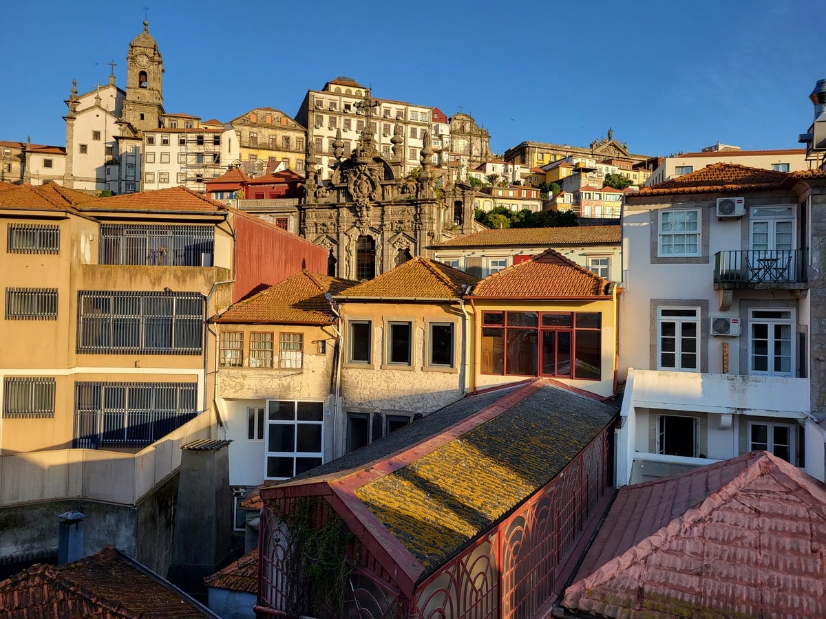 Visiter Porto avec un bébé dans notre article Partir au Portugal avec un bébé : mes 2 semaines de voyage en solo avec un bébé #Portugal #Voyage #Europe #Solo #VoyageAvecBébé 