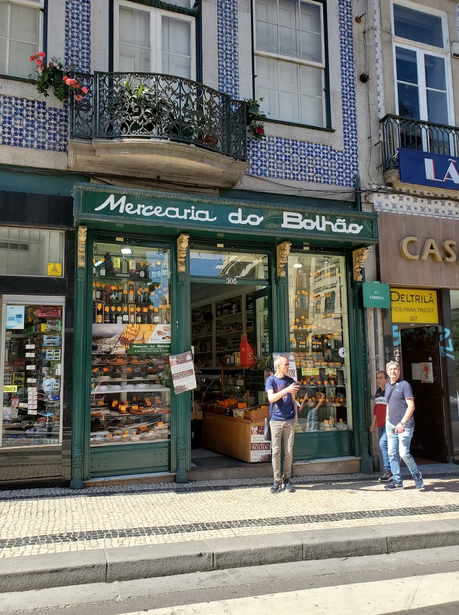 Food tour à Porto avec bébé dans notre article Partir au Portugal avec un bébé : mes 2 semaines de voyage en solo avec un bébé #Portugal #Voyage #Europe #Solo #VoyageAvecBébé 