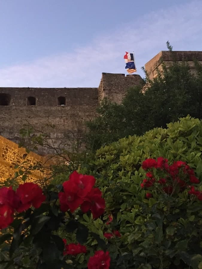 Château royal de Collioure dans notre article Visiter la Côte Vermeille en France : entre villages et randonnée pédestre #CôteVermeille #France #Randonnée #Europe #Voyage