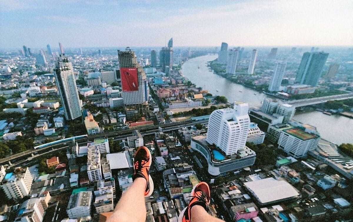 Vue sur Bangkok depuis la Mahanakhon Skywalk dans notre article Que faire à Bangkok et que voir : visiter Bangkok en Thaïlande en 12 incontournables #Bangkok #Thaïlande #Asie #AsieduSudEst#VisiterBangkok 