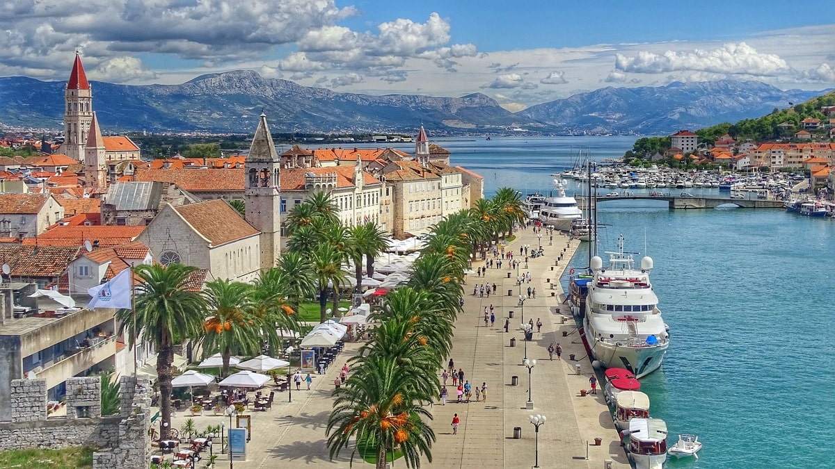 Trogir Croatie dans notre article Que voir et que faire en Croatie en 8 incontournables à visiter #Croatie #Europe #ActivitésCroatie #VisiterCroatie #Voyage