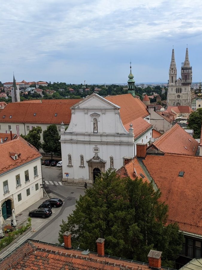 Visiter Zagreb en Croatie dans notre article Que voir et que faire en Croatie en 8 incontournables à visiter #Croatie #Europe #ActivitésCroatie #VisiterCroatie #Voyage
