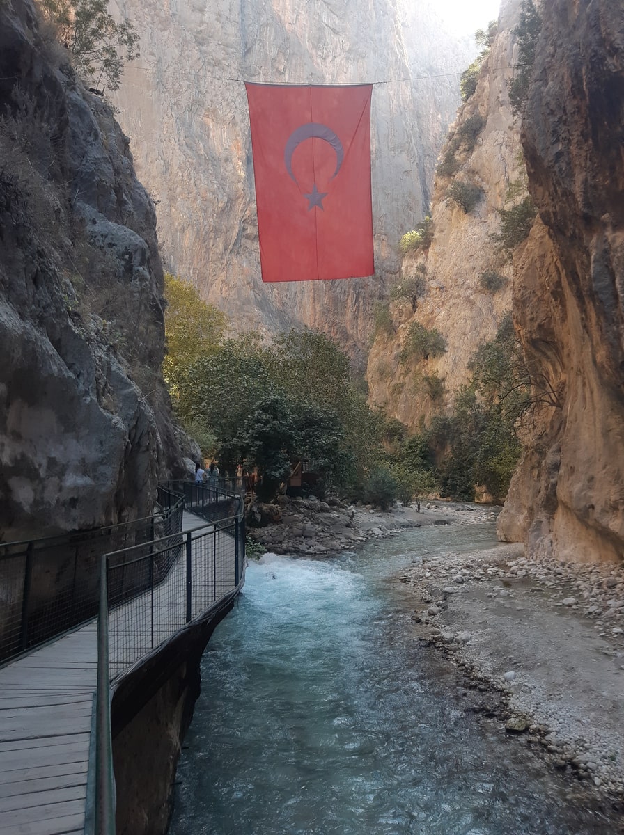 Gorge parc national Saklikent dans notre article Visiter le Sud-Ouest de la Turquie en 5 incontournables #Turquie #SudOuestTurquie #Voyage #IncontournableTurquie #VisiterTurquie