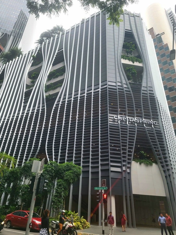 Bâtiment vert à Singapour dans notre article Visiter Singapour : découvrir les atouts de cette ville durable entre technologie et environnement #Singapour #VisiterSingapour #Asie #AsieSudEst #Durable 