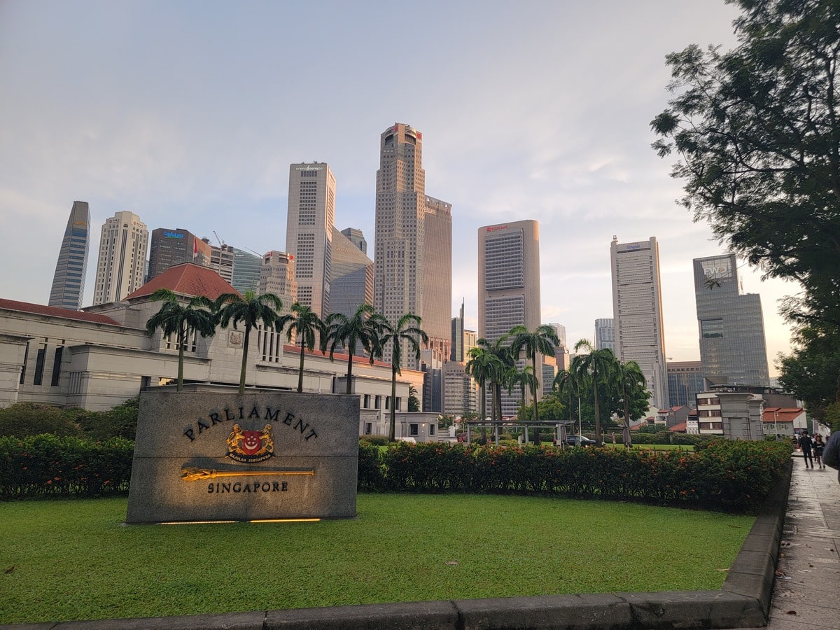 Parlement de Singapour dans notre article Visiter Singapour : découvrir les atouts de cette ville durable entre technologie et environnement #Singapour #VisiterSingapour #Asie #AsieSudEst #Durable 