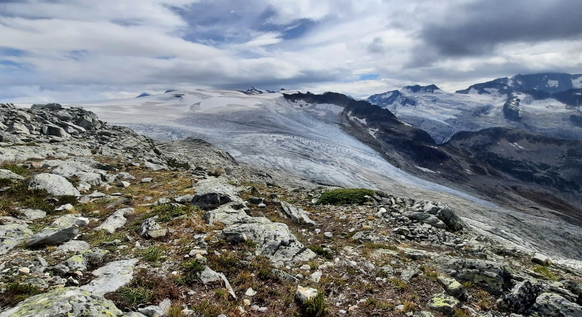 Sommet Perley Rock dans le parc des Glaciers dans notre article Parc national de Kootenay et Parc national des Glaciers en Colombie-Britannique : 6 randonnées à tester #ColombieBritannique #ParcdesGlaciers #Kootenay #Randonnée #Canada 
