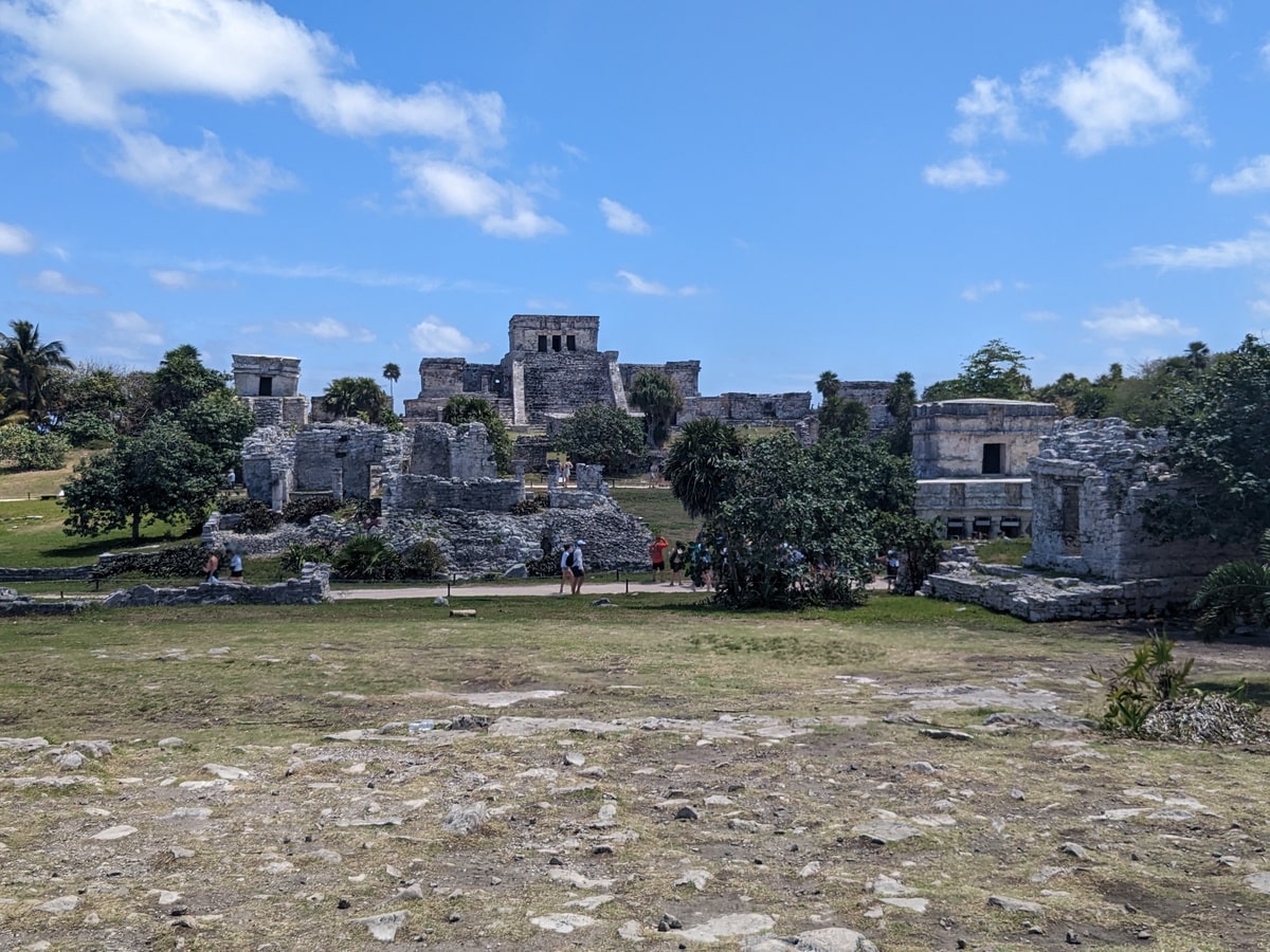 Ruines mayas de Tulum dans notre article Voyager sur la Riviera Maya autrement : vivre la Riviera Maya au Mexique loin du tourisme de masse #RivieraMaya #Mexique #MexiqueAutrement #AmériqueLatine #Mexico