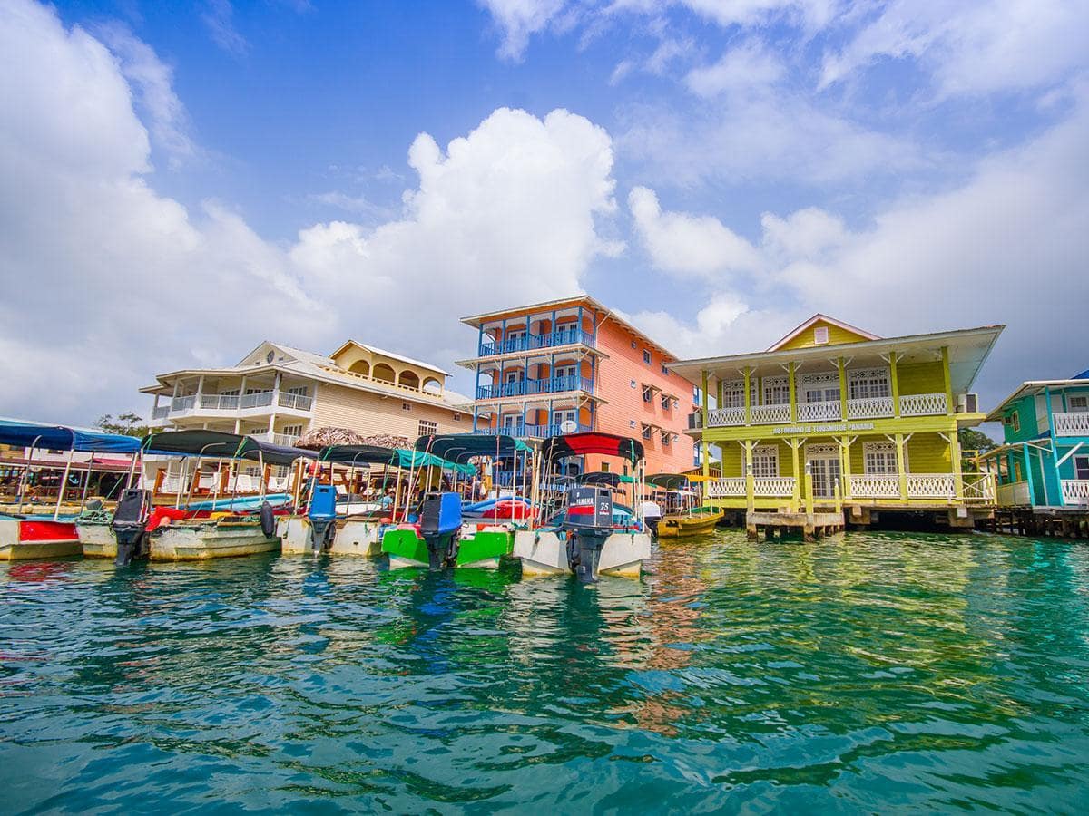 Bocas Town dans notre article Visiter Bocas del Toro au Panama : 12 incontournables à faire sur les îles #BocasDelToro #Panama #VisiterPanama #Iles #AmeriqueCentrale