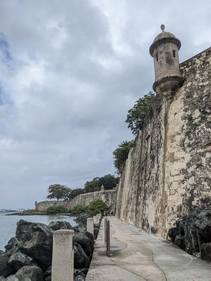 Paseo del Morro dans notre article Visiter San Juan à Porto Rico : que faire à San Juan en 8 incontournables #SanJuan #PortoRico #PuertoRico #Voyage #ActivitésSanJuan