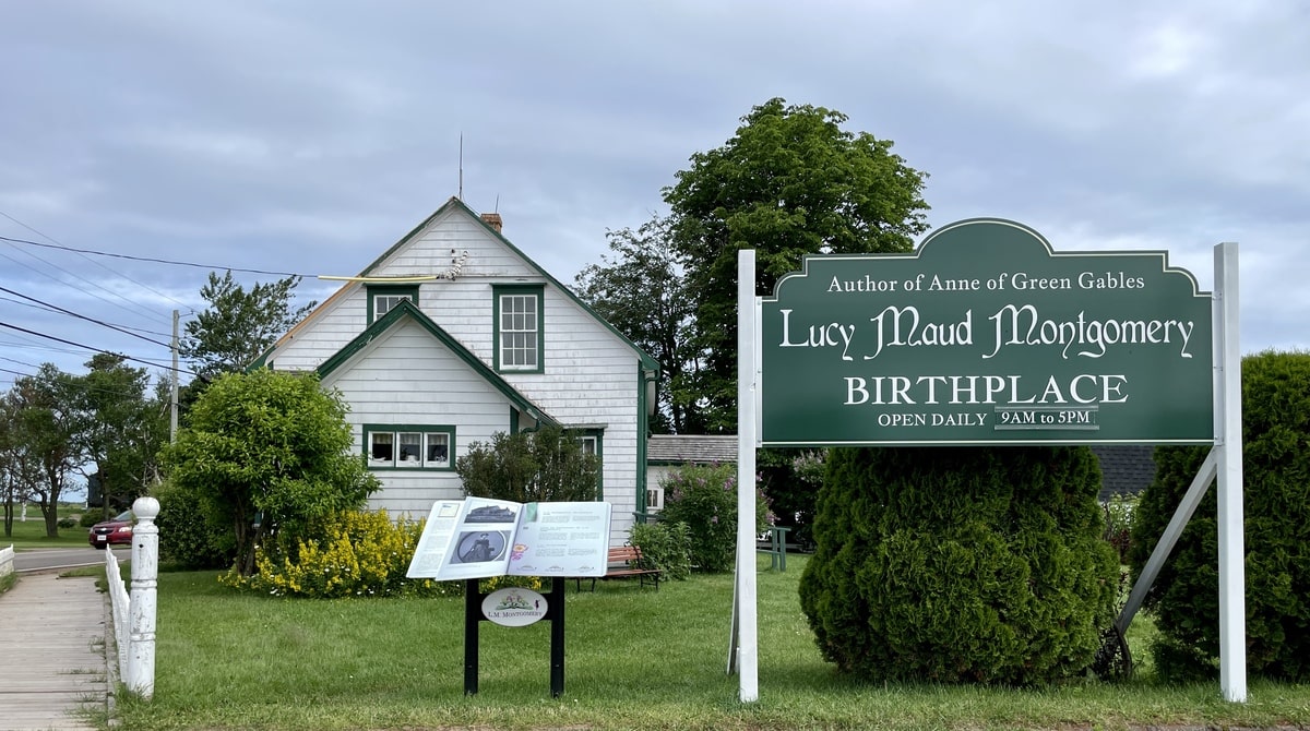 Maison de Lucy Maud Montgomery dans notre article Quoi faire à l’Île-du-Prince-Édouard au Canada lors d’un séjour de 5 jours #ÎleDuPrinceÉdouard #Canada #VisterÎleDuPrinceÉdouard #Maritimes #ExplorerMaritimes