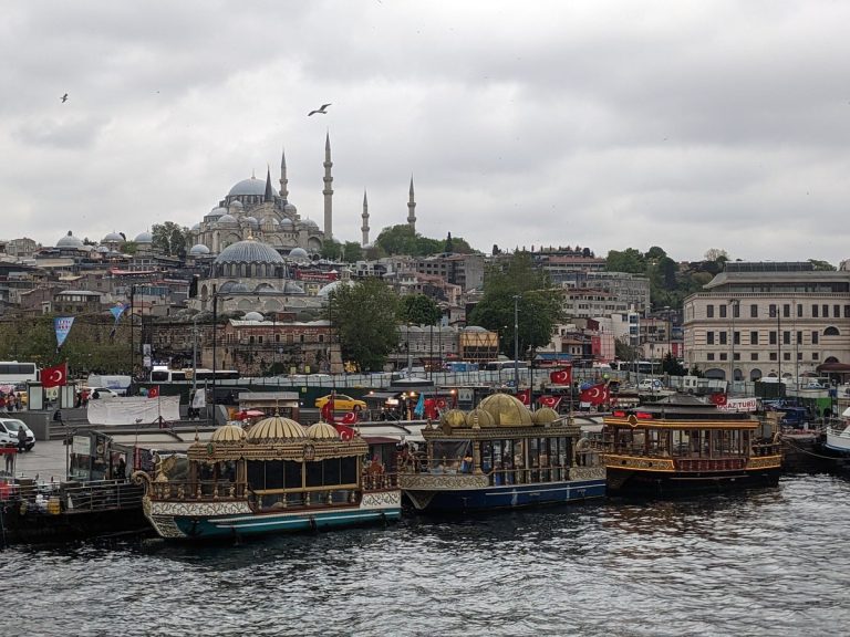 Visiter Istanbul en Turquie dans notre article Visiter Istanbul en Turquie : Que voir et que faire à Istanbul en 8 incontournables #Istanbul #Turquie #VisiterIstanbul #Voyage #IncontournablesIstanbul