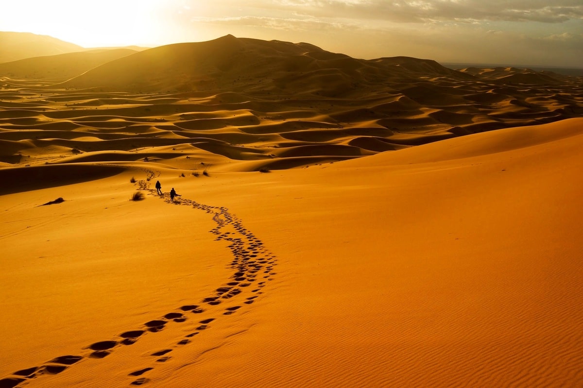 Désert de Merzouga dans le Nord du Maroc dans notre article Visiter le Nord du Maroc en 11 incontournables : mon circuit dans le nord marocain #NordDuMaroc #Maroc #AfriqueDuNord #Afrique #Maghreb