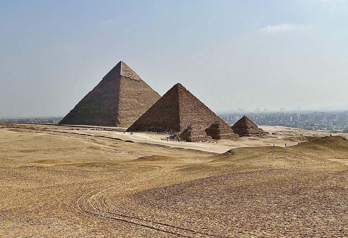 Pyramides de Gizeh au Caire dans notre article Que faire en Égypte et que voir : visiter l’Égypte en 10 incontournables #Égypte #AfriqueDuNord #IncontournableEgypte #LeCaire 