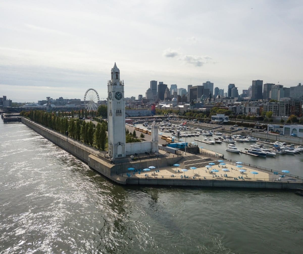 Vue du Vieux-Port de Montréal dans notre article Montréal en un weekend : le guide parfait pour découvrir la ville en 48 heures #montreal #canada #quebec