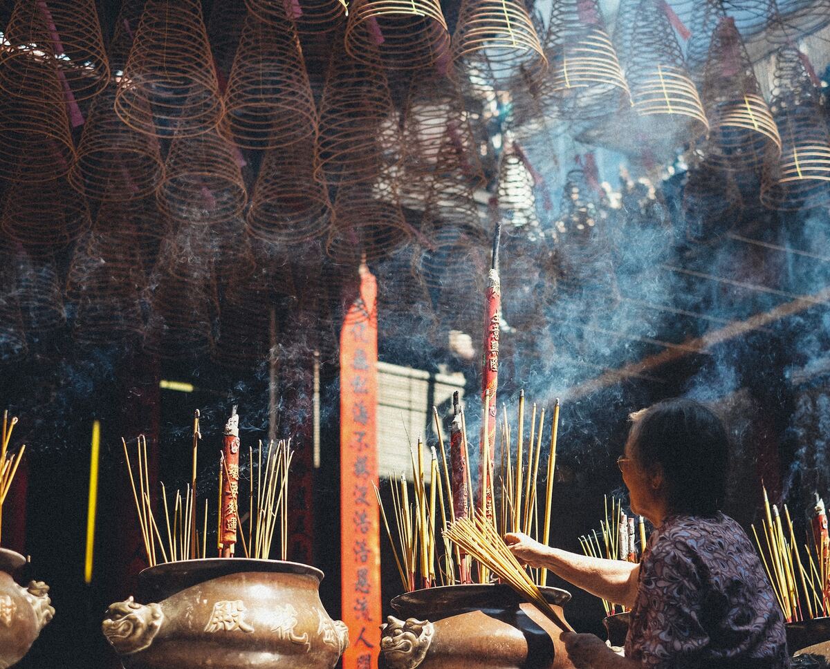 Visite d'un temple bouddhiste dans notre Voyage en petit groupe de femmes avec Les voyageuses du Québec #vietnam #voyageentrefemmes #voyage #voyagedegroupe #voyageorganise
