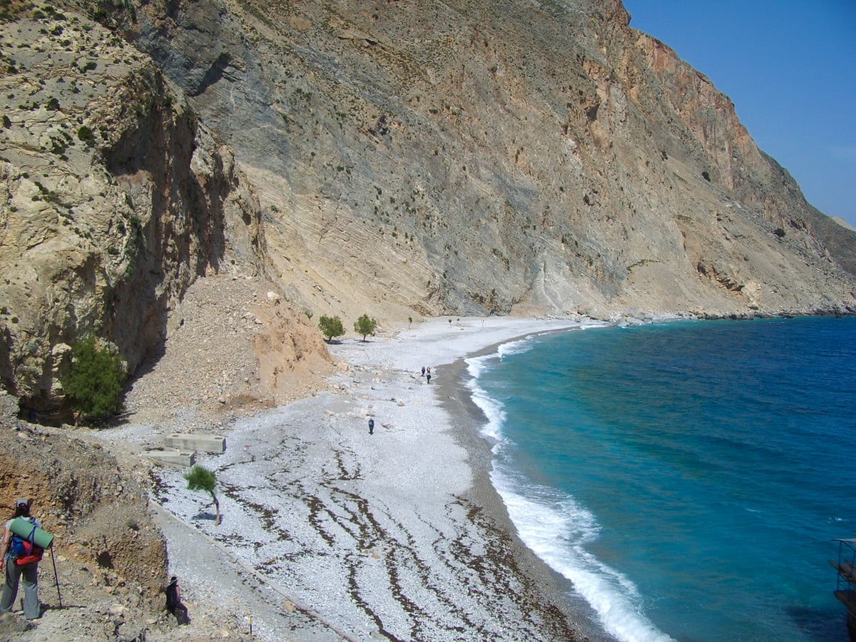 Randonnée autour de Loutro sur l'île de Crète lors du voyage organisé entre femmes en Crète #crete #grece #voyage #femme #voyageorganise #europe