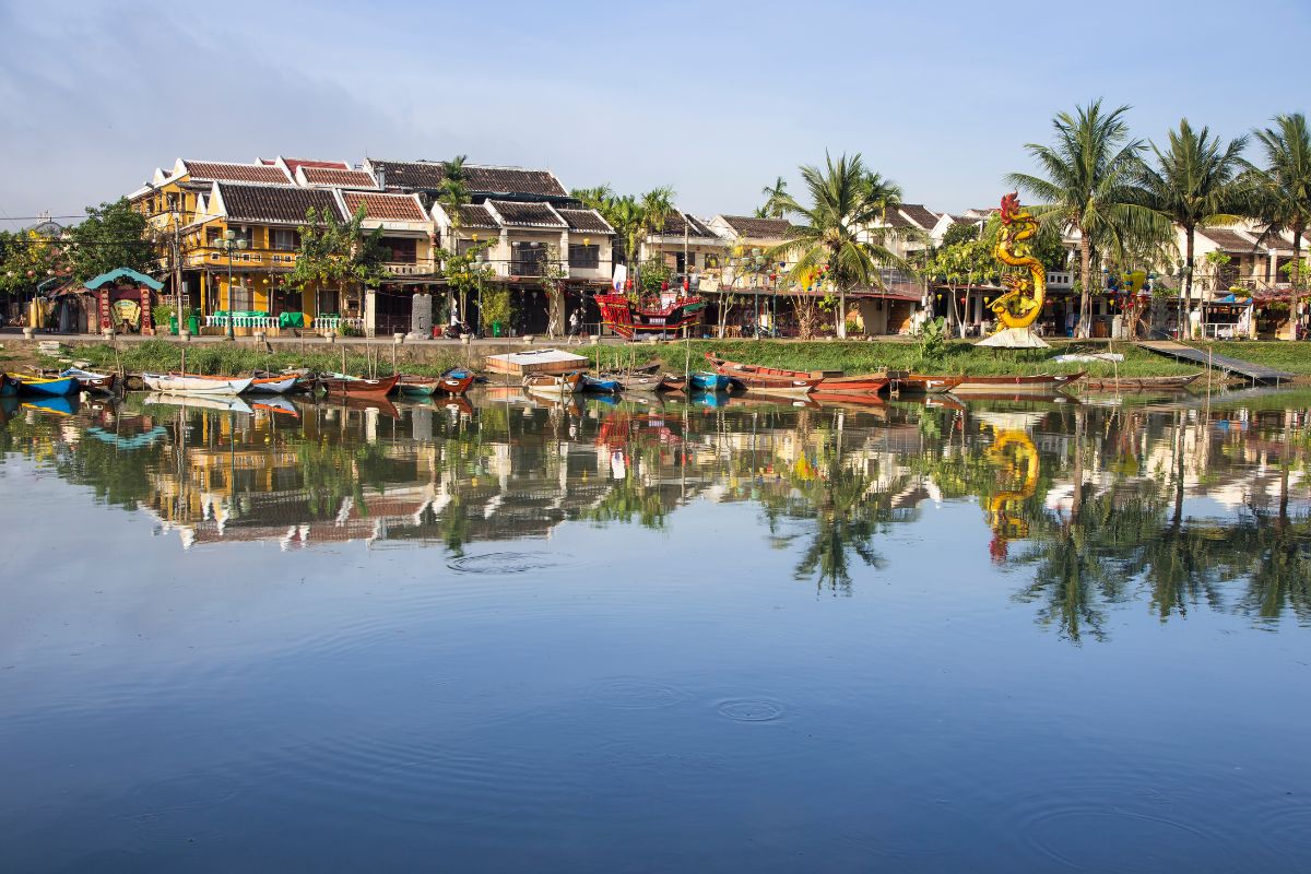 Vieille ville de Hoi An à voir avec Les voyageuses du Québec en voyage de femmes #vietnam #voyageentrefemmes #voyage #voyagedegroupe #voyageorganise