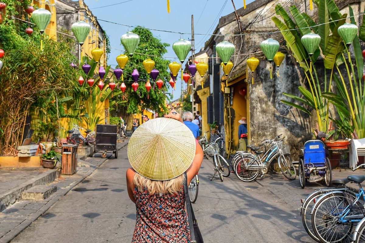 Village de Hoi An au Vietnam à voir avec Les voyageuses du Québec en voyage organisé de petit groupe #vietnam #voyageentrefemmes #voyage #voyagedegroupe #voyageorganise