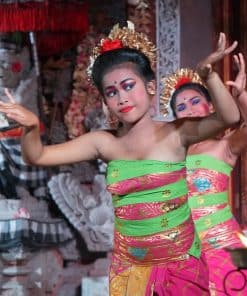 Lejong, danse traditionnelle balinaise à Ubud à voir lors de notre séjour à Bali avec notre groupe organisé entre femmes #bali #voyage #femme #voyageorganise
