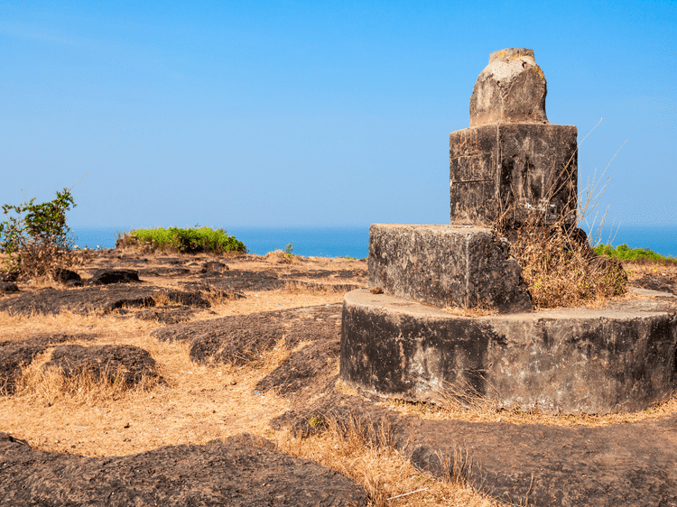 Goa, Fort de Chapora, dans notre Voyage en Inde du sud organisé en petit groupe de femmes #Inde #Indedusud #voyageentrefemmes #voyage #voyagedegroupe #voyageorganise