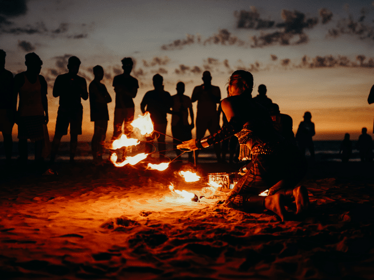 Faire la fête sur la plage à Goa, dans notre Voyage en Inde du sud organisé en petit groupe de femmes #Inde #Indedusud #voyageentrefemmes #voyage #voyagedegroupe #voyageorganise