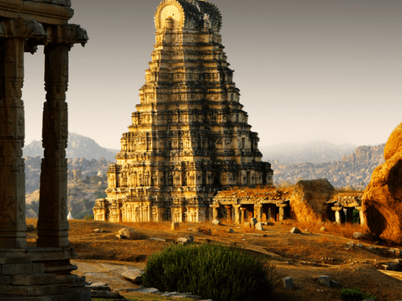 Temple de Hampi, dans notre Voyage en Inde du sud organisé en petit groupe de femmes #Inde #Indedusud #voyageentrefemmes #voyage #voyagedegroupe #voyageorganise