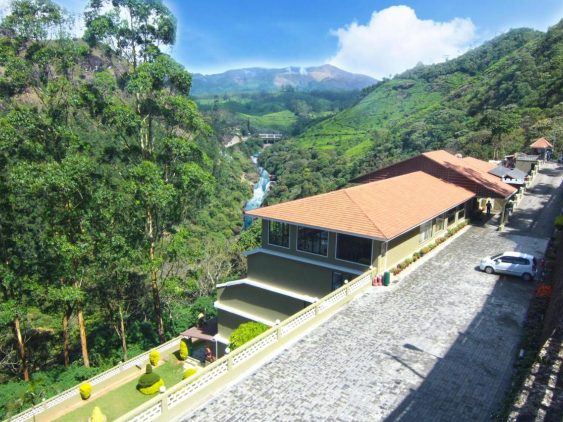 Hôtel à Munnar dans notre Voyage entre femmes en petit groupe organisé en Inde du Sud #inde #indedusud #asie #voyage #voyageorganise #voyageentrefemmes