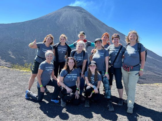 volcan Pacaya voyage entre femmes Les voyageuses du Québec au Guatemala