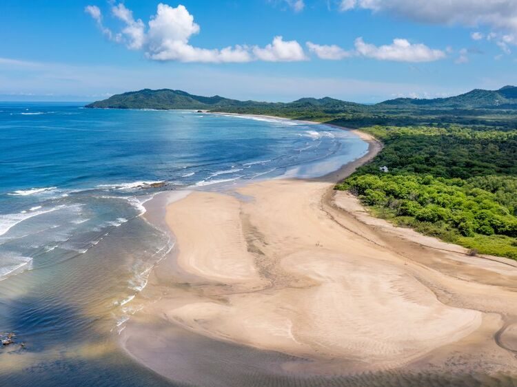 Plage de Tamarindo dans notre Voyage au Costa Rica entre femmes en groupe organisé #costarica #ameriquecentrale #voyage #voyageorganise #voyageentrefemmes