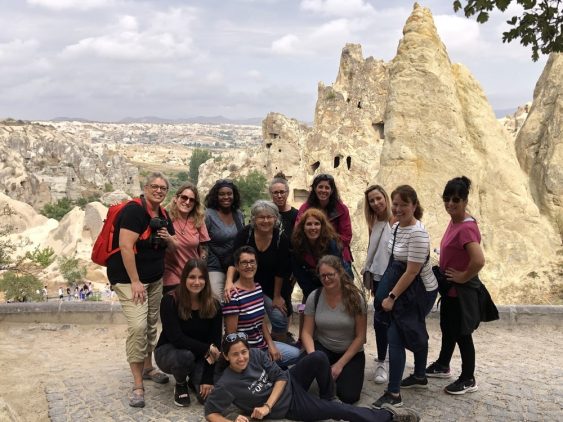Cappadoce en Turquie entre femmes dans notre voyage en groupe entre femmes organisé entre Voyageuses du Québec en Turquie #turquie #voyage #femme #voyageorganise #europe #asie