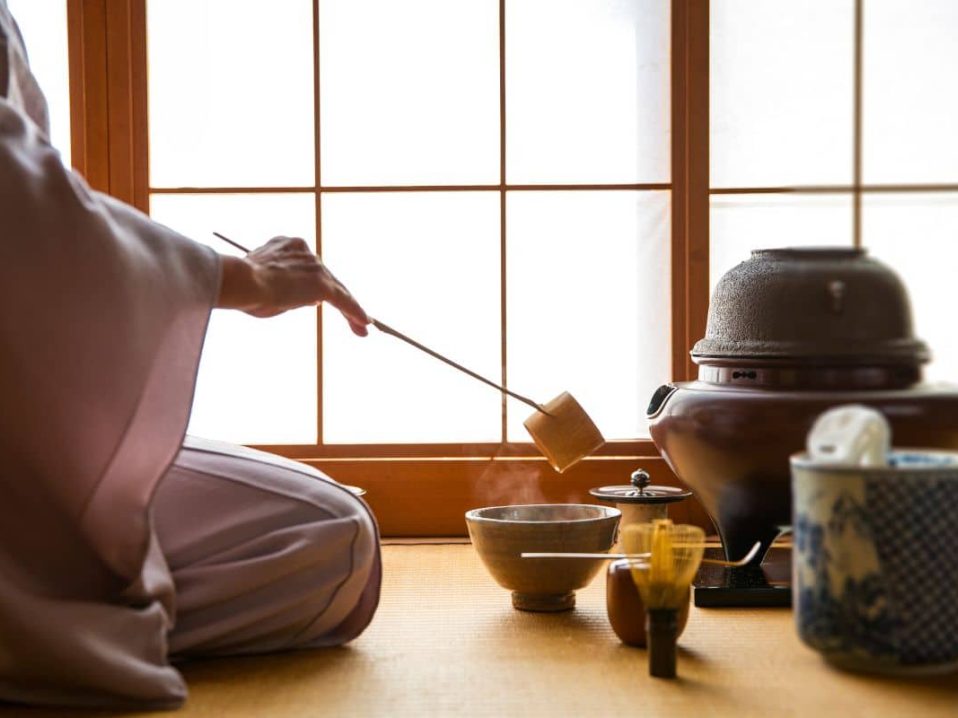 Cérémonie du thé au Japon dans notre Voyage organisé au Japon entre femmes : au coeur des traditions #japon #voyageentrefemmes #voyage #voyagedegroupe #voyageorganise