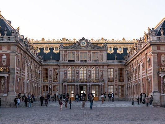 Château de Versailles à Paris dans notre voyage mode de groupe entre femmes à Paris #paris #france #mode #voyageorganise #voyageentrefemmes