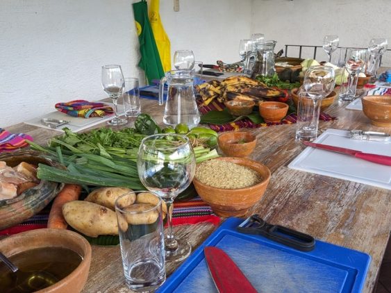 Cours de cuisine au Guatemala dans notre voyage en groupe entre femmes organisé entre Voyageuses du Québec au Guatemala #voyage #femme #voyageorganise #ameriquecentrale