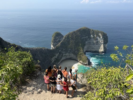 Nusa Penida à Bali dans notre voyage en groupe entre femmes organisé entre Voyageuses du Québec à Bali #bali #voyage #femme #voyageorganise